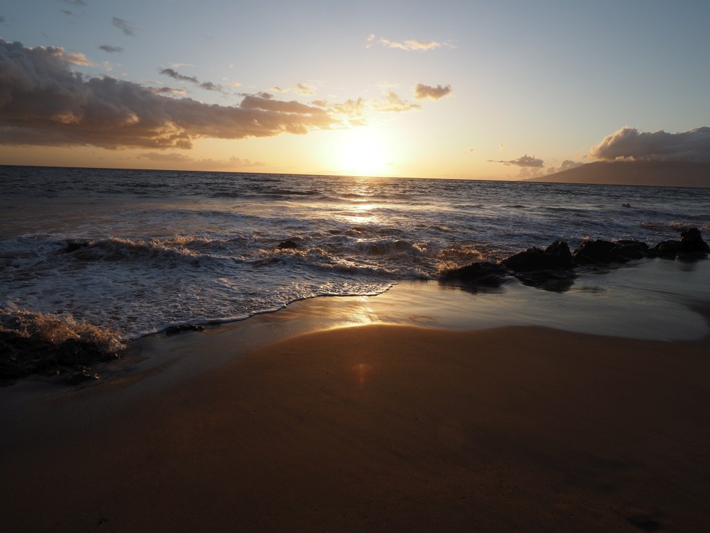 The start of sunset, at a beach near Wailea