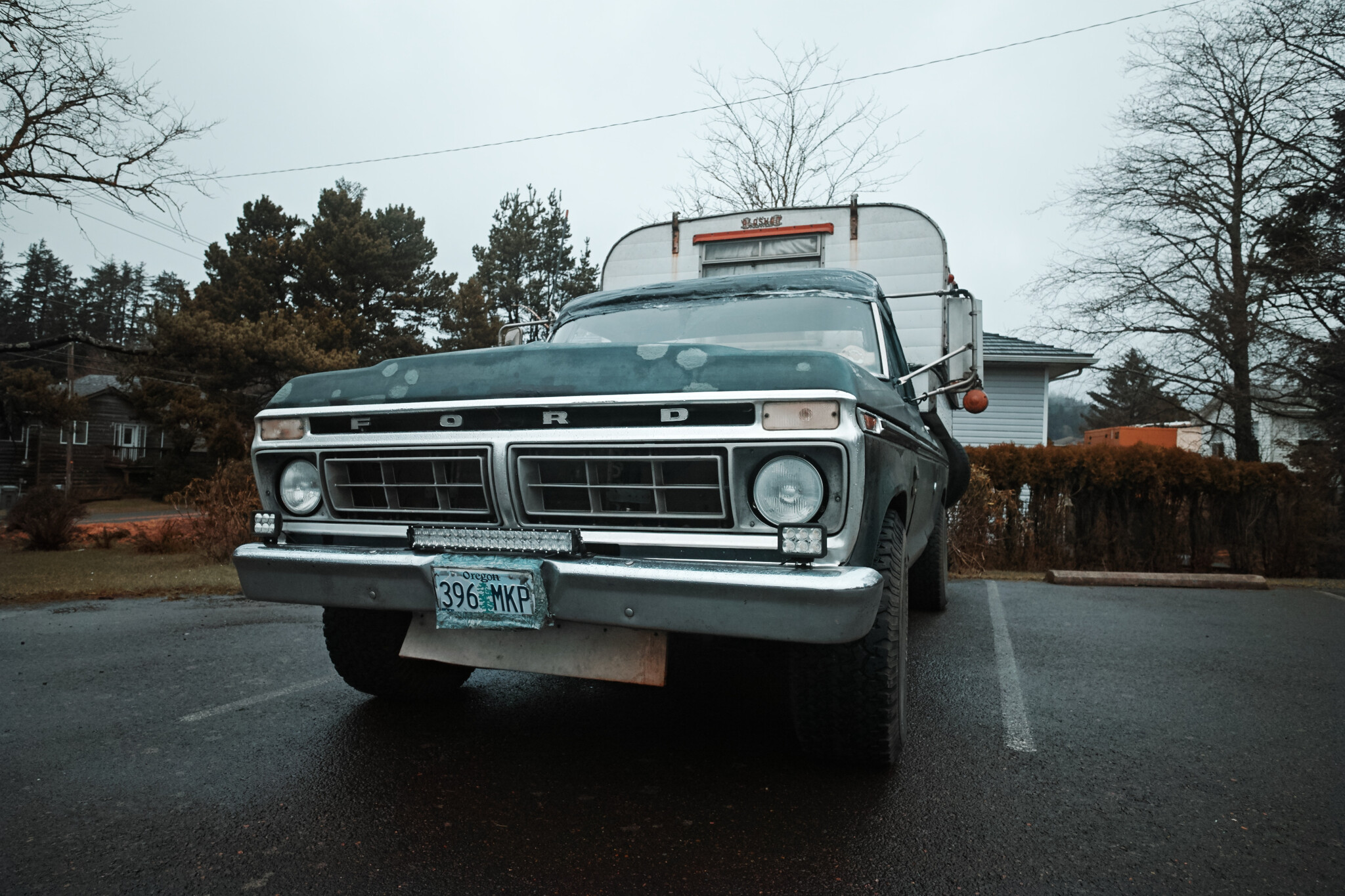 Teal & Orange Fifth Wheel in Oregon