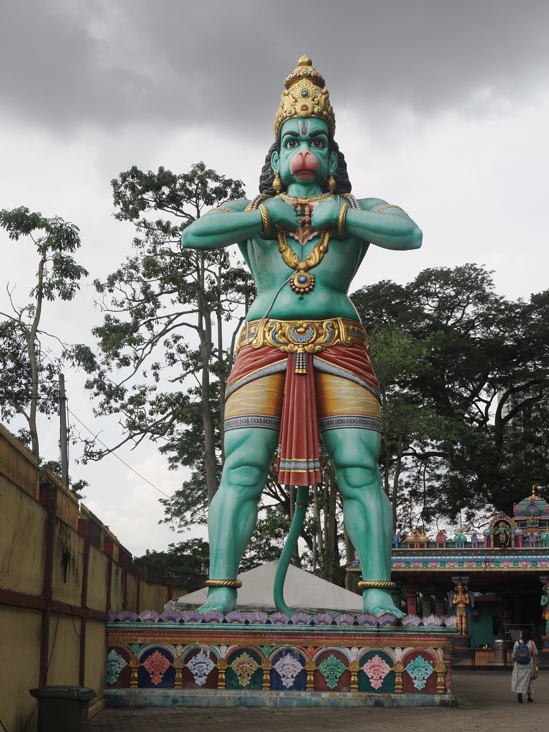 The nearby Ramayana Cave, with its statue of Lord Hanuman <em>isn't</em> the Batu Caves.